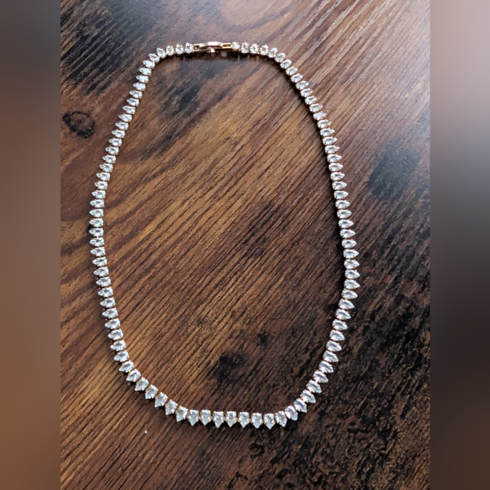 Elegant Necklace with Clear Stones